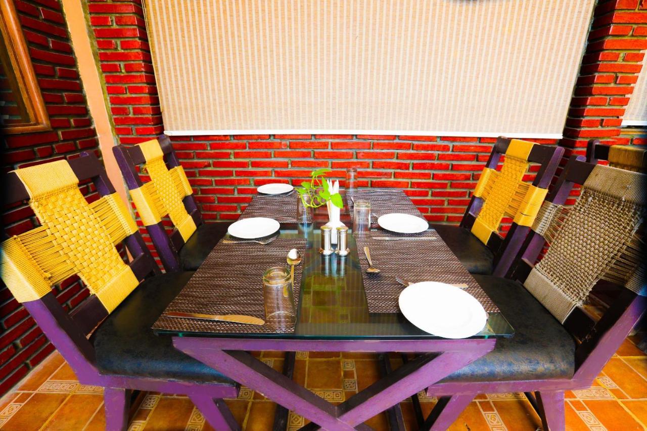 Hotel Vishwanath Varanasi Exterior photo