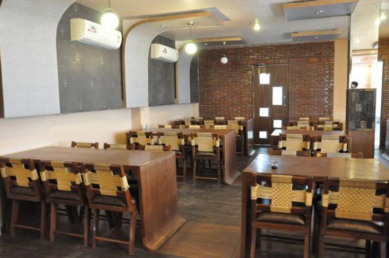 Hotel Vishwanath Varanasi Exterior photo